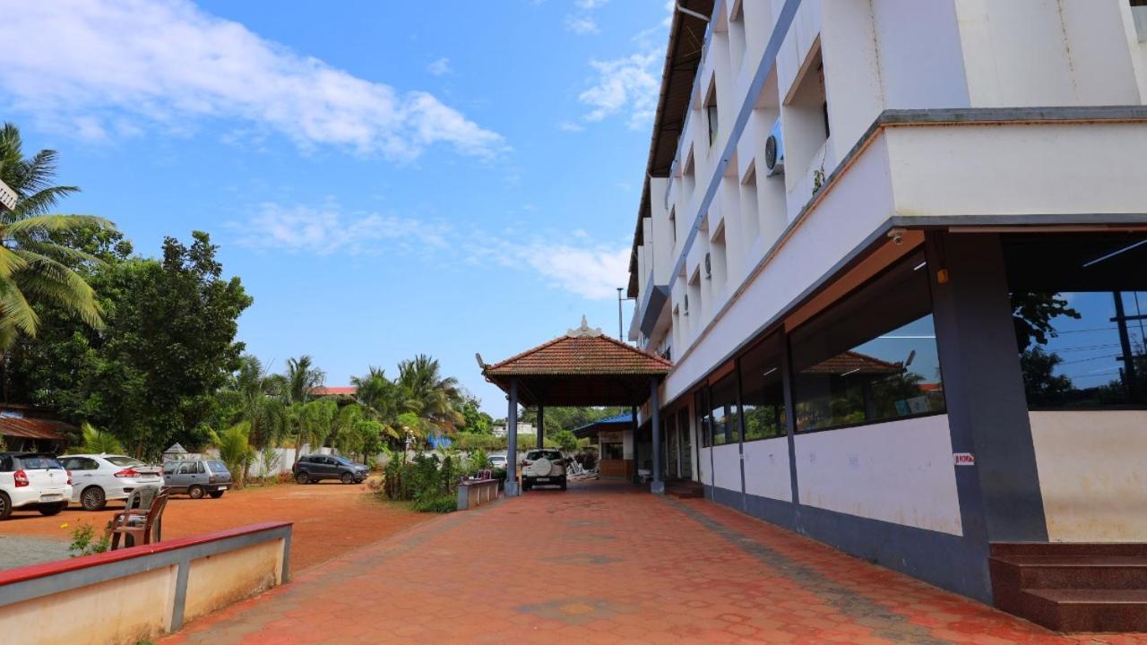 Hotel Kukuresidency Wadakkanchery Esterno foto