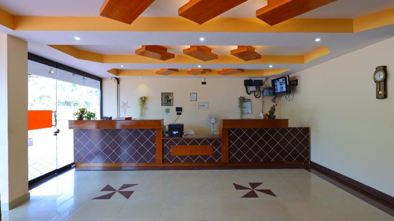 Hotel Kukuresidency Wadakkanchery Esterno foto